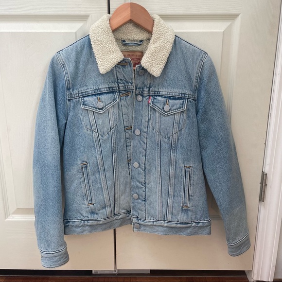 Levi’s Sherpa Denim Trucker Jacket - Picture 4 of 9